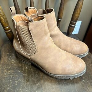 Tan Airwalk Ankle Boots